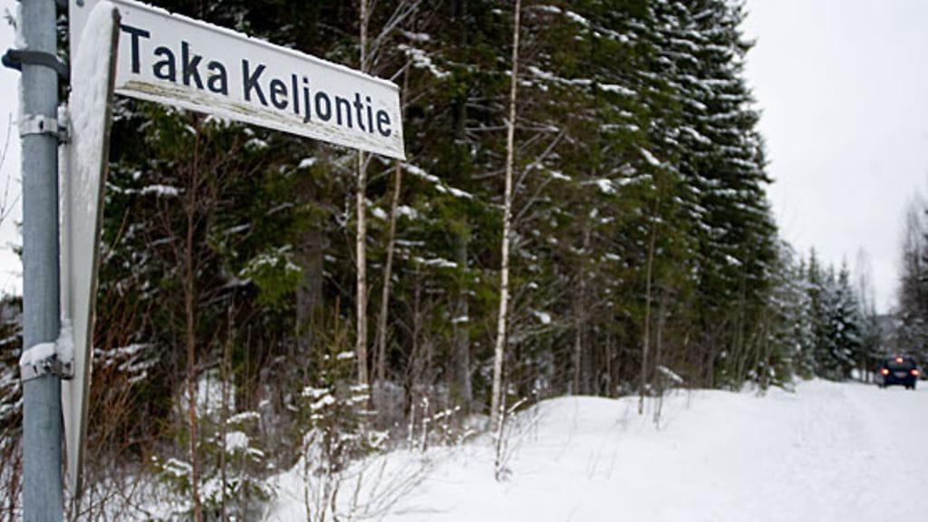 Naisen ruumis löytyi tämän tien varrelta 8.1.2011.Jyväskylän laukkusurmasta epäiltyinä on vangittu kaksi miestä lisää. Keski-Suomen käräjäoikeus määräsi heidät vangittaviksi todennäköisin syin murhasta epäiltyinä.