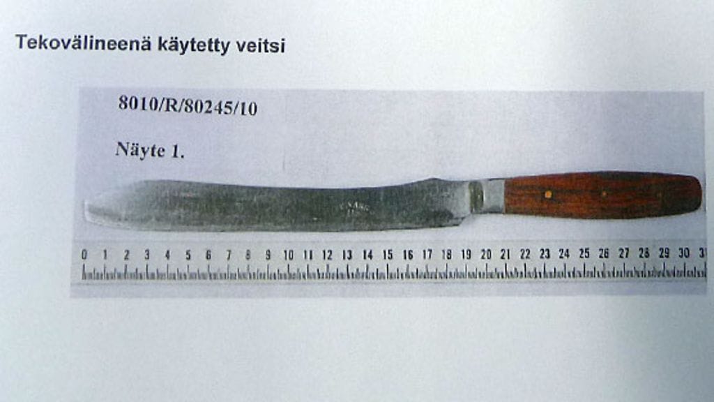 Kuva veitsestä, jolla Ior Bock surmattiin Helsingissä lokakuussa 2010. Kuva: Helsingin poliisin esitutkintamateriaali