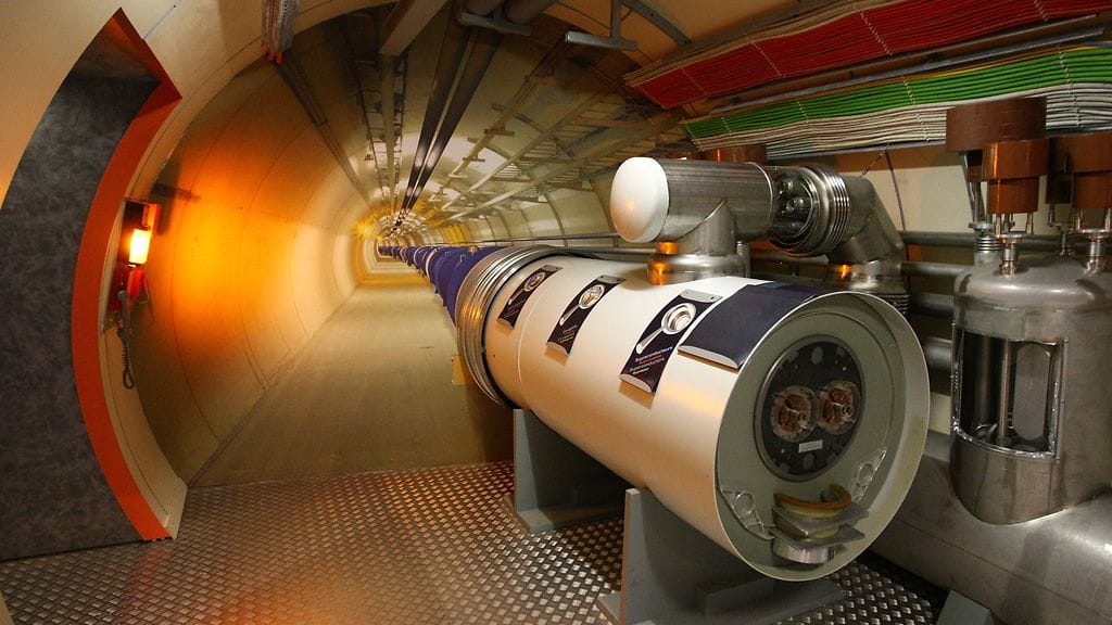 LHC-hiukkaskiihdytin Euroopan hiukkasfysiikan tutkimuskeskuksessa