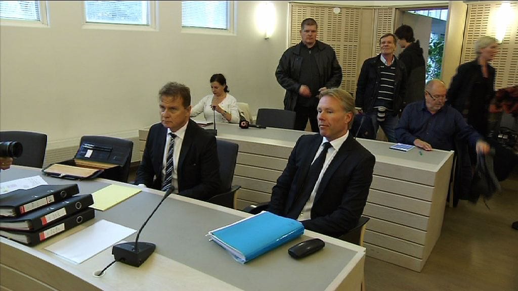 Jyrki Järvilehto ja asianajaja Jussi Savonen oikeudessa 2.10.2012