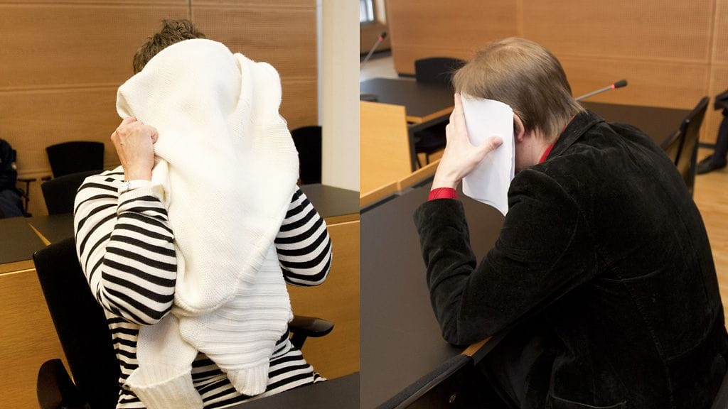 8-vuotiaan tyttölapsen murhasta syytetyt Helsingin käräjäoikeudessa torstaina 30. elokuuta 2012.
