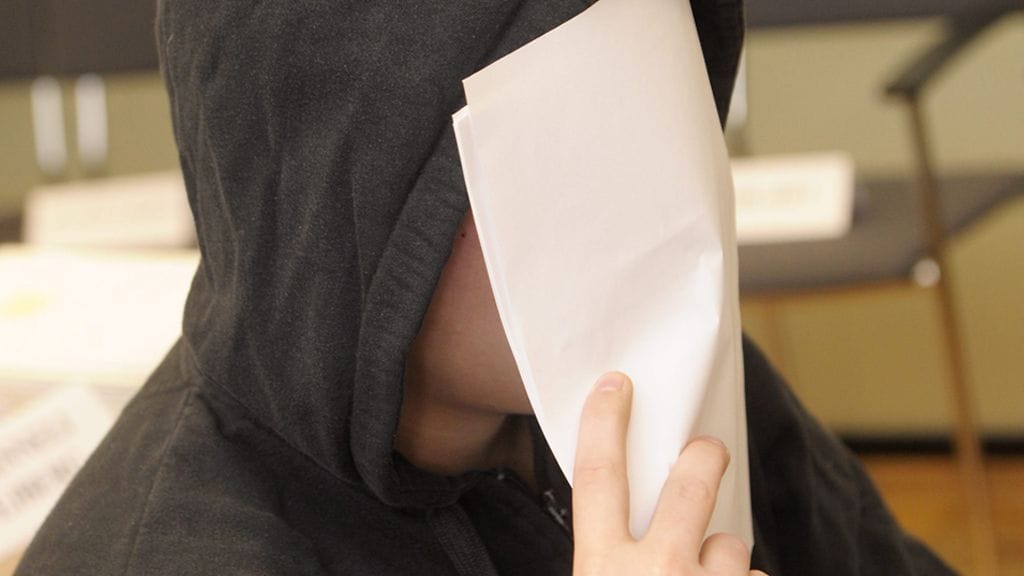 Hyvinkään ampumisista murhasyytteen saanut Eero Hiltunen Hyvinkään käräjäoikeudessa.