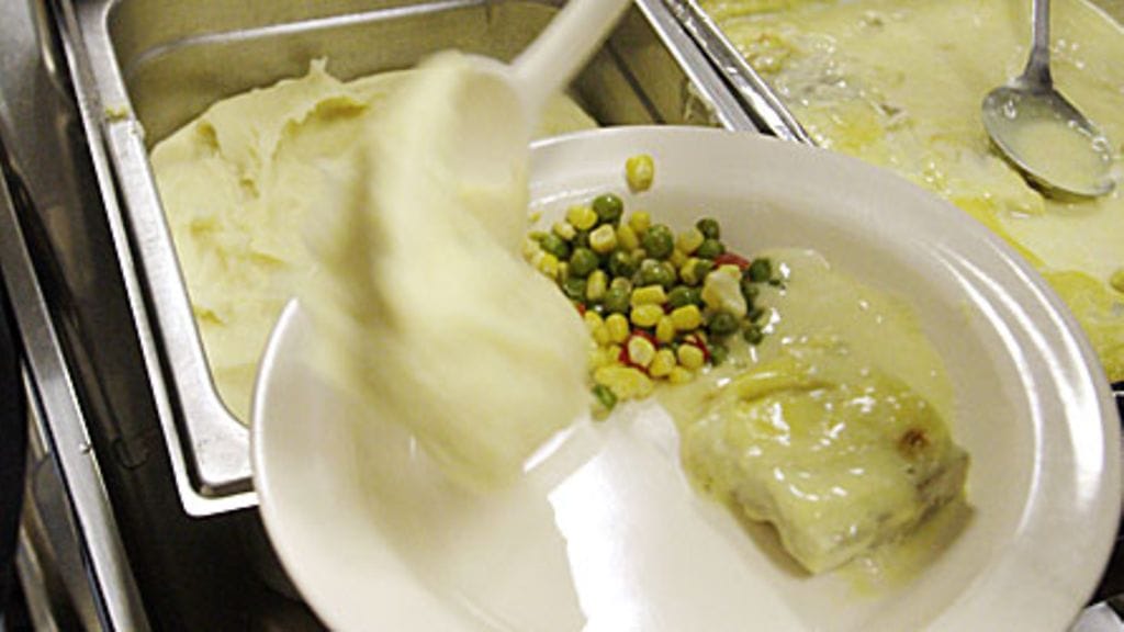 Ruokaa ala-asteella. Kuva: Lehtikuva