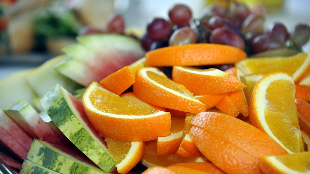 Hedelmiin liittyvät vakavat ruokamyrkytykset ovat Suomessa hyvin harvinaisia. Kuva: Lehtikuva