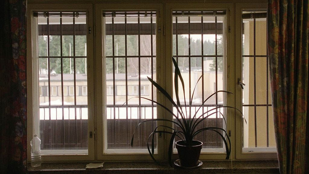 Näkymä ulos Hämeenlinnan vankilan naisten osastolta. Kuva: Lehtikuva.