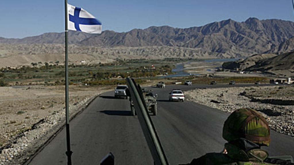 Suomalainen Pasi-ajoneuvo Surobin alueella Afganistanissa marraskuussa 2006. Kuva: Lehtikuva