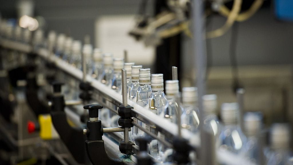 Muun muassa alkoholia verotetaan Suomessa raskaasti. Kulutusverotus on meillä muutenkin kansainvälisesti korkealla tasolla.