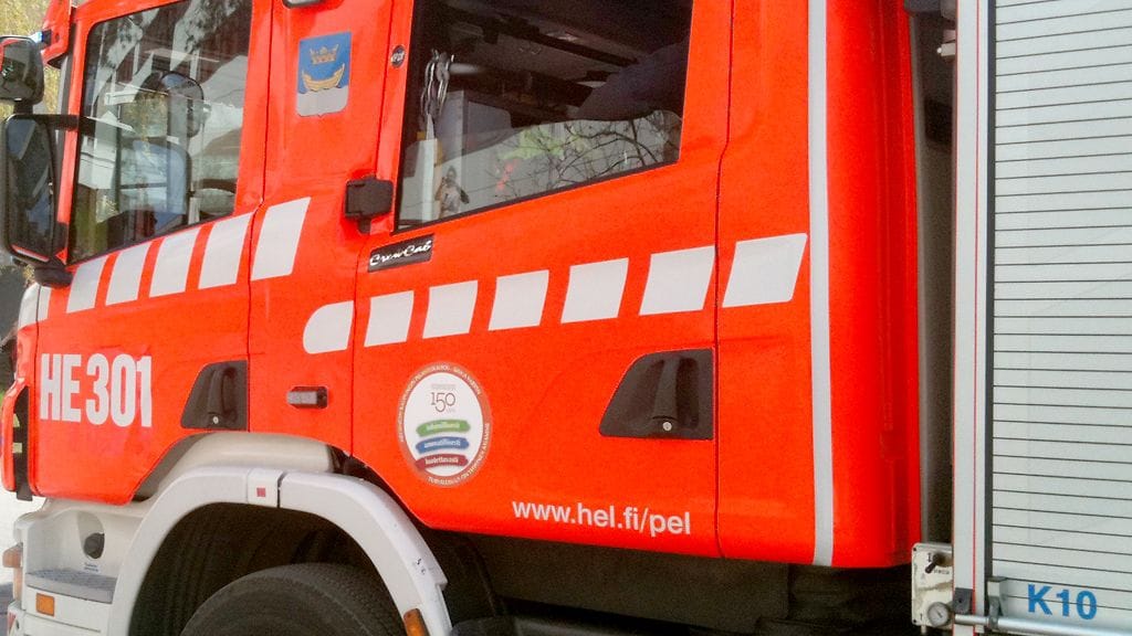 Kuvituskuva. Järvenpäässä yksi henkilö on loukkaantunut vakavasti kerrostaloasunnossa sattuneessa tulipalossa.