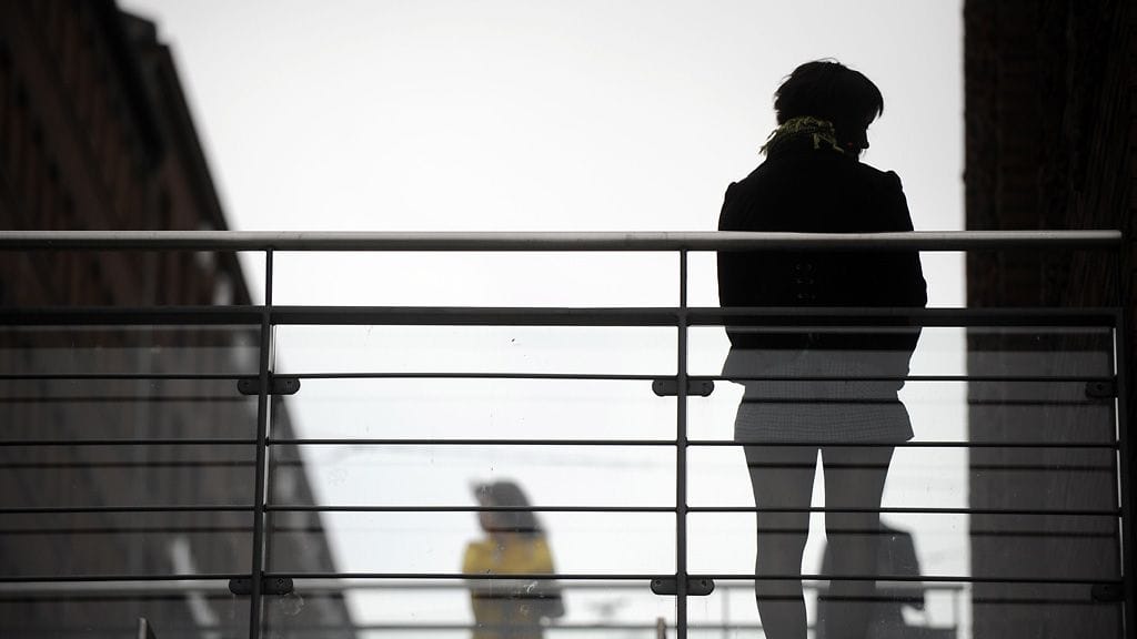 Yksinäisyyttä hävetään.