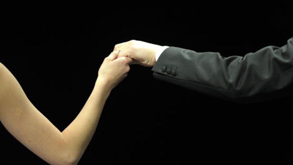 Nainen avioitui jopa kymmenen miehen kanssa 11 vuoden aikana. Kyseessä oli molempien asianomaisten etu.