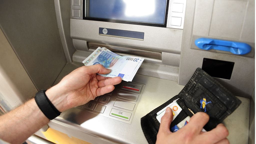 Osassa tapauksista luottokorttiyhtiö pystyi estämään nostot, mutta monessa tapauksessa kopioidulla kortilla onnistuttiin tekemään ostoksia.