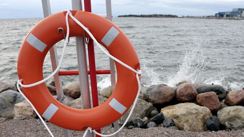 Pelastuslaitos sai ilmoituksen maanantaina aamupäivällä veden varaan joutuneesta ihmisestä.