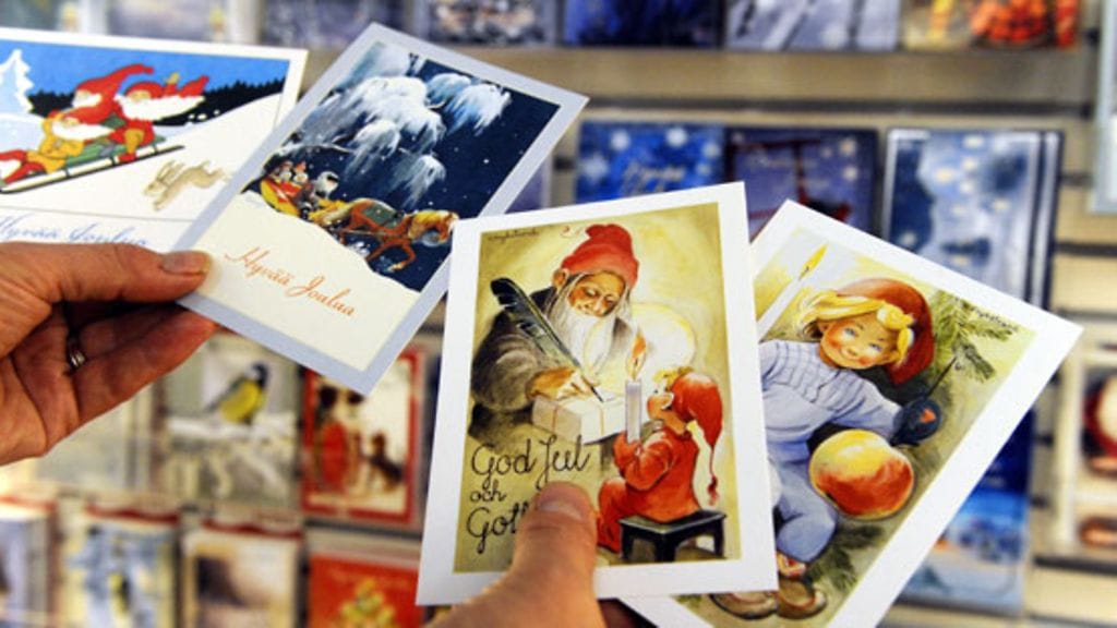 Kotimaan joulutervehdykset tulee viedä postiin viimeistään 15. joulukuuta jos haluaa selvitä pienemmällä postimaksulla.