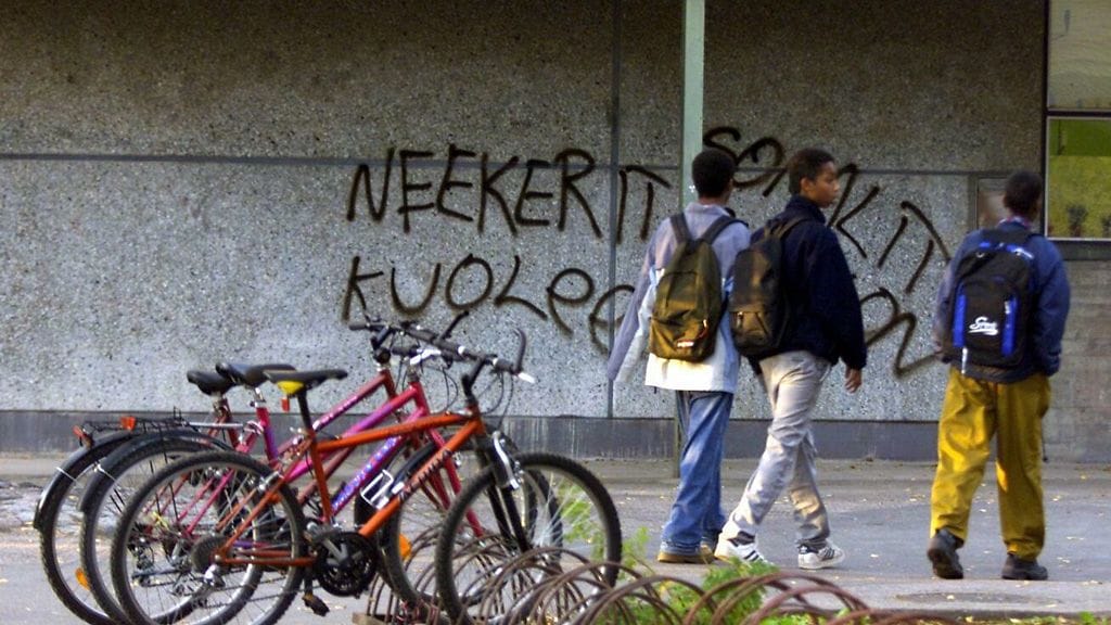 Suomea kehoitetaan muun muassa lisäämään vähemmistövaltuutetun valtaa rasismin ja syrjinnän kitkemisesksi. Arkistokuva Hakunilan koululta.