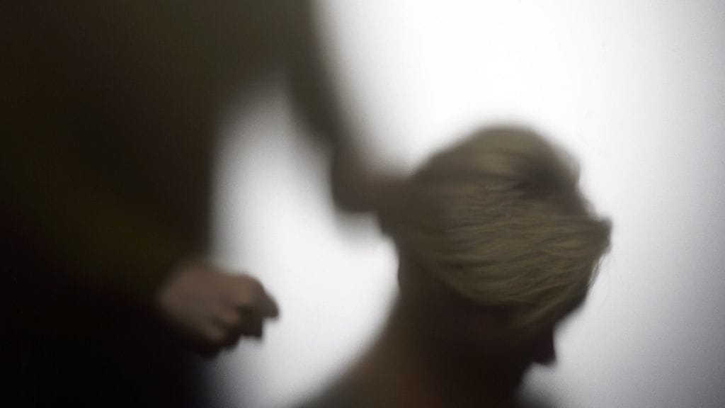 Miestä uhattiin tappamisella ja väkivallalla. Kuvituskuva.