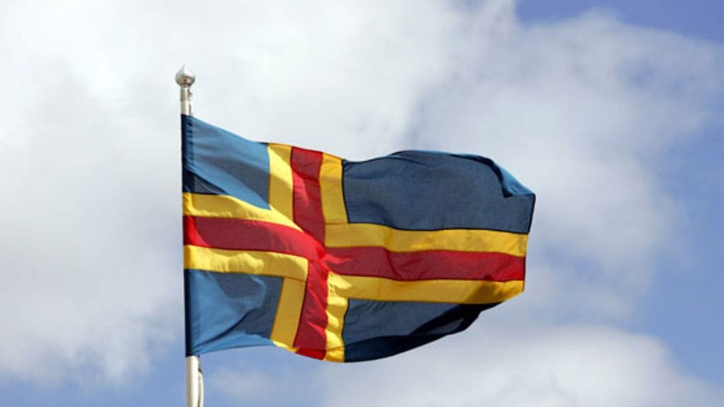 Ahvenanmaan lippu. Kuva: Lehtikuva.