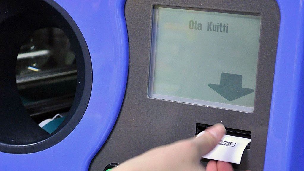 Vuosittain Suomessa palautetaan lähes kaksi miljardia pantillista juomapakkausta.