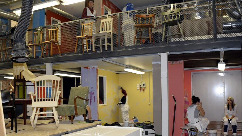 Ensimmäisen vuosikurssin maalarioppilaita Vantaan ammattioppilaitos Variassa syksyllä 2011.