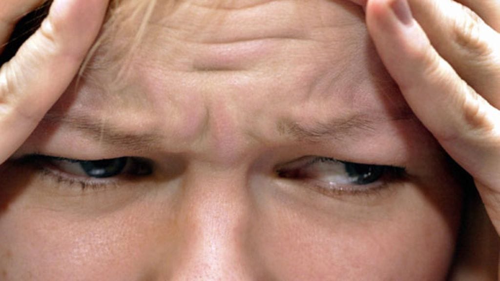 Stressi, ärtyneisyys ja uupumus voivat johtua huonostinukutuista öistä. (Lehtikuva)