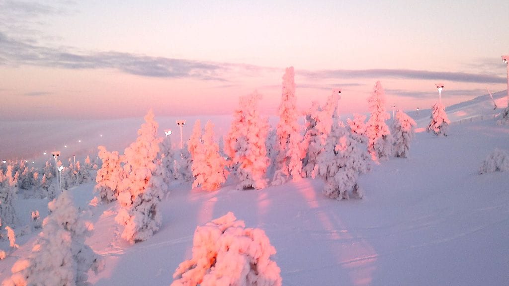 Levin rinteet odottavat hiihtolomailijoita.
