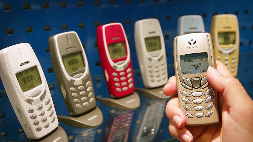 Hajonneesta vanhasta kännykästä ei saa vakuutuskorvauksia uusien mallien mukaan.