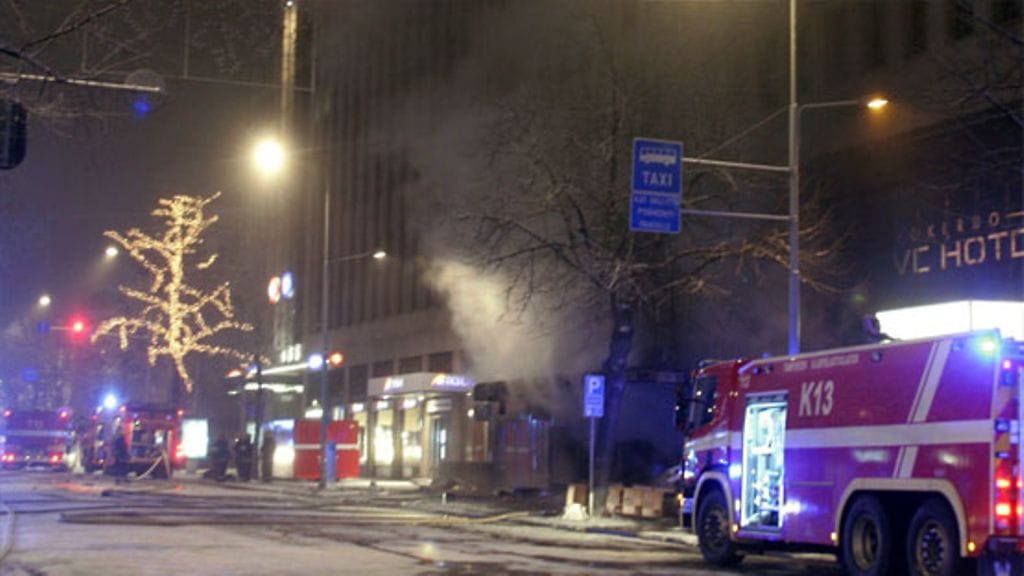 Kerrostalo roihusi Tampereen ydinkeskustassa eilen. Palossa kuoli kolme ihmistä.