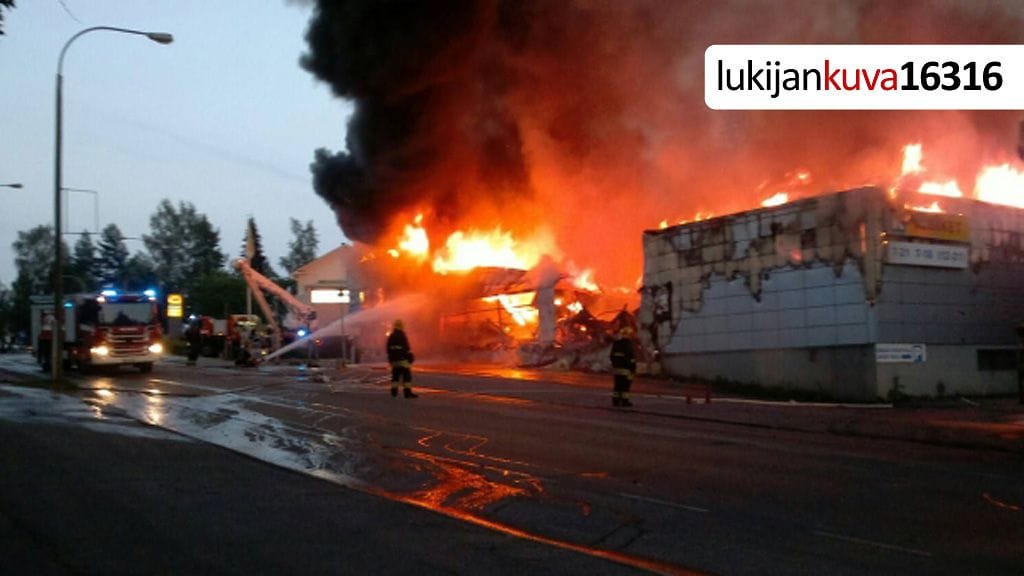Leppävirralla K-market Super Monnissa syttyi tulipalo illalla 28. heinäkuuta 2012.