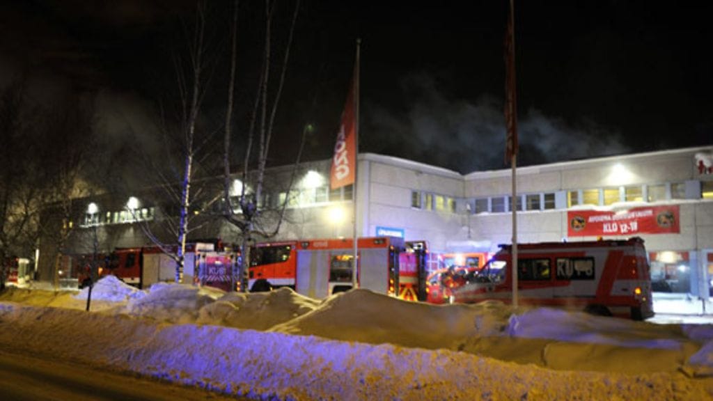 Tavaratalo Hong Kongissa Vantaalla syttyi raju tulipalo 23.12.2010.