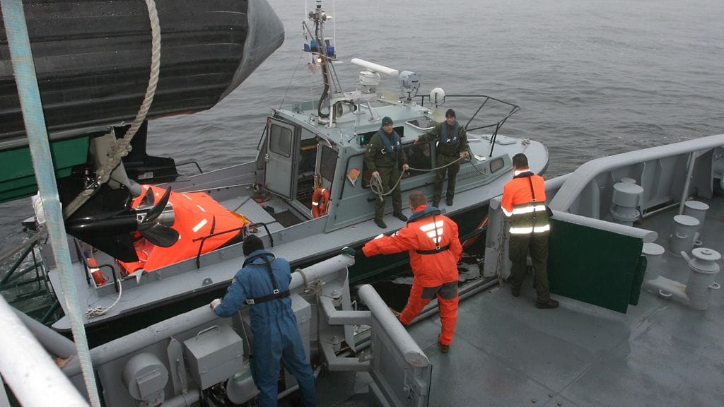 Rajavartiolaitoksen partiovene löysi kalastusalus Florencen pelastuslautan ja evakuoi lautalta koko kalastusaluksen nelihenkisen miehistön.