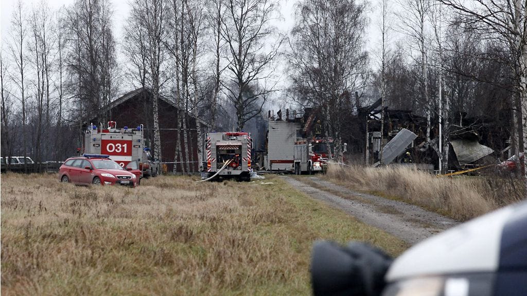 Vanhan koulun tulipalossa kuoli kaksi pikkulasta Tyrnävällä. Poliisi epäilee palon sytyttäjäksi perheen isää.