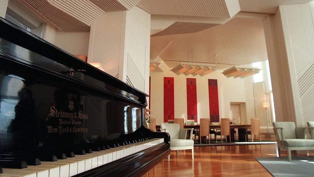 Presidentin virka-asunto Mäntyniemi.