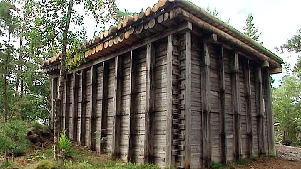 Sotahistoriallisesti arvokas valonheittimen suojarakennus kunnostettiin Ristisaaressa.