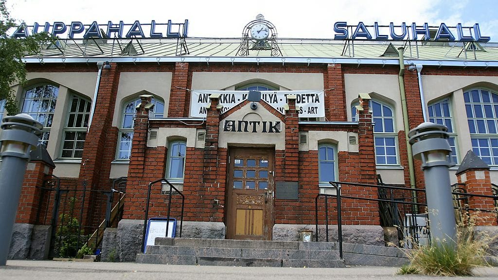 Hietalahden kauppahallissa sijaitseva kelloliike ryöstettiin lokakuun loppupuolella.