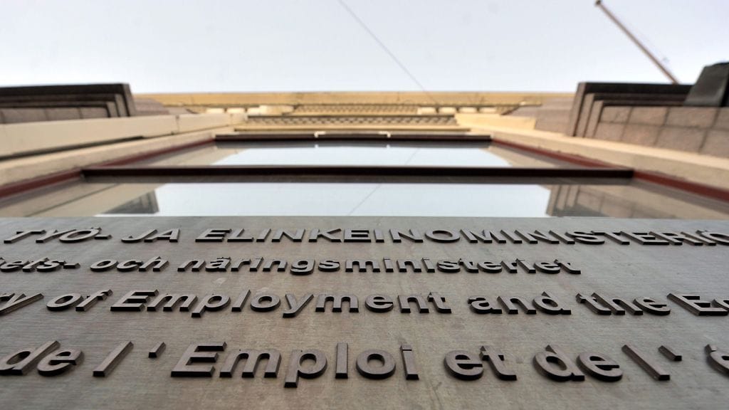 Tähän saakka valtioneuvostolla ja ministeriöillä on ollut erilaisia käytäntöjä, ja tiedot on poistettu esimerkiksi päivän päätteeksi.