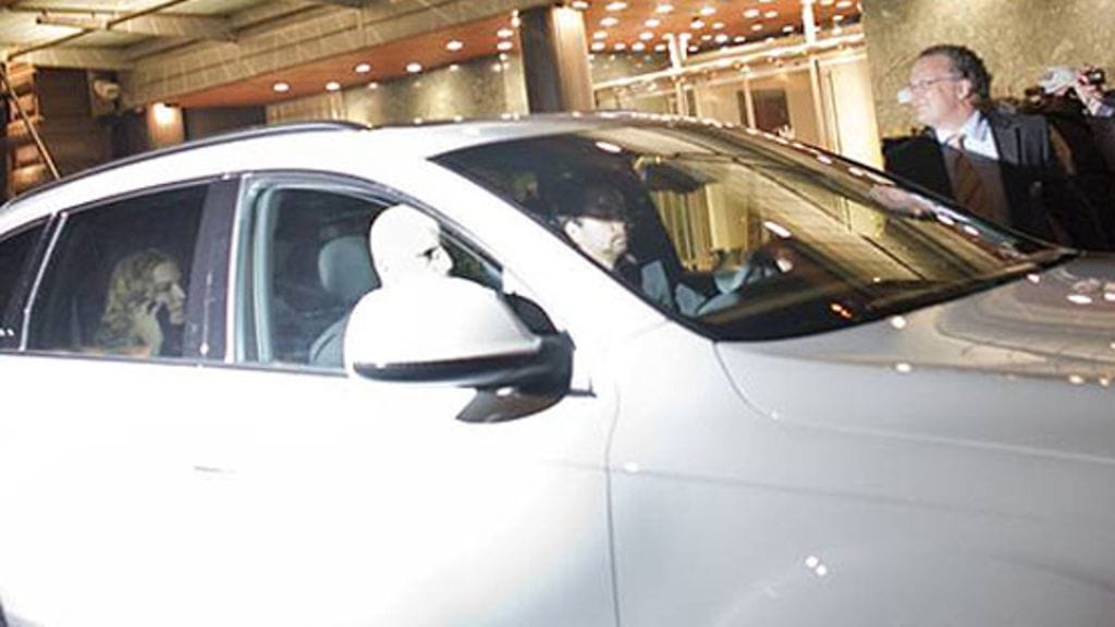 Poptähti Madonna saapui Helsinkiin 5.8.2009. (Kuva: Tommi Heinonen)