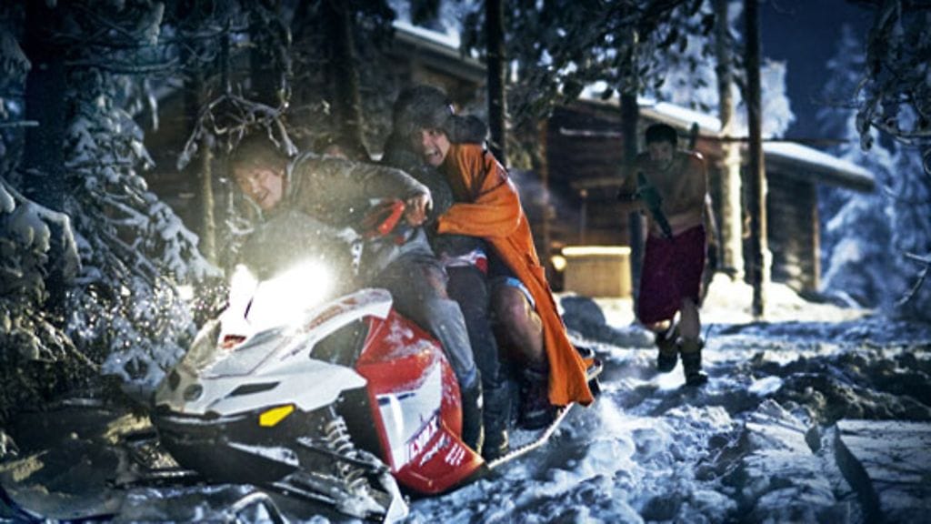 Dome Karukosken Napapiirin sankarit on kuvattu pääosin Ylläksellä ja Kolarissa. Filmin pääosissa ovat Jussi Vatanen, Jasper Pääkkönen, Timo Lavikainen, Pamela Tola, Kari Ketonen ja Miia Nuutila.