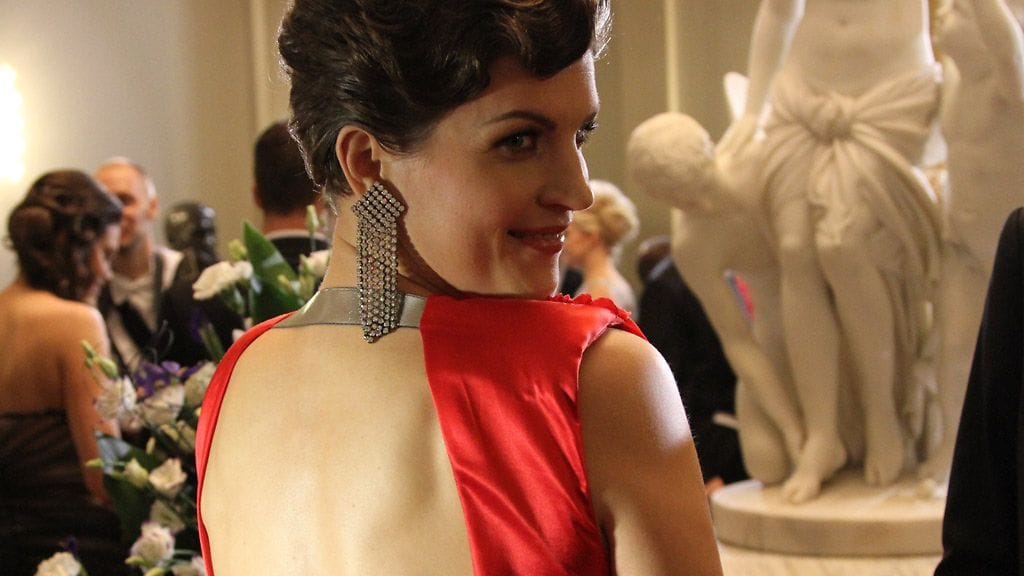 Maria Ylipää juhlii Linnassa aviomiehensä kanssa.