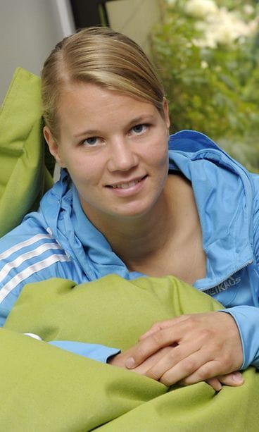 Naisten jalkapallomaajoukkueen puolustaja Maija Saari kertoi joukkueen valmistautumisesta ensi lauantain EM-karsintaotteluun Viroa vastaan tiedotustilaisuudessa Espoossa torstaina 13. syyskuuta 2012.