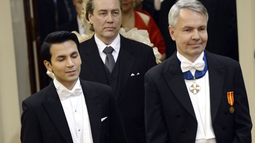 Pekka Haavisto ja Antonio Flores edustivat kumpikin Linnassa frakit yllään.