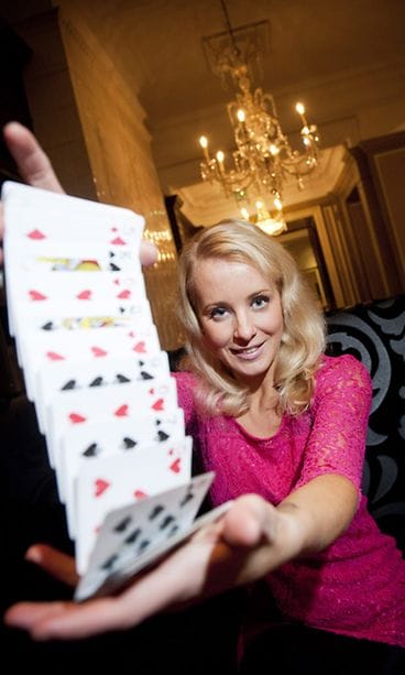 Taikuri Noora Karma Hotelli Kämpissä Helsingissä 14. marraskuuta 2012.