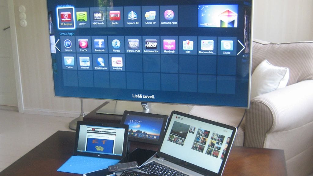 Älytelevisio ja tietokoneita