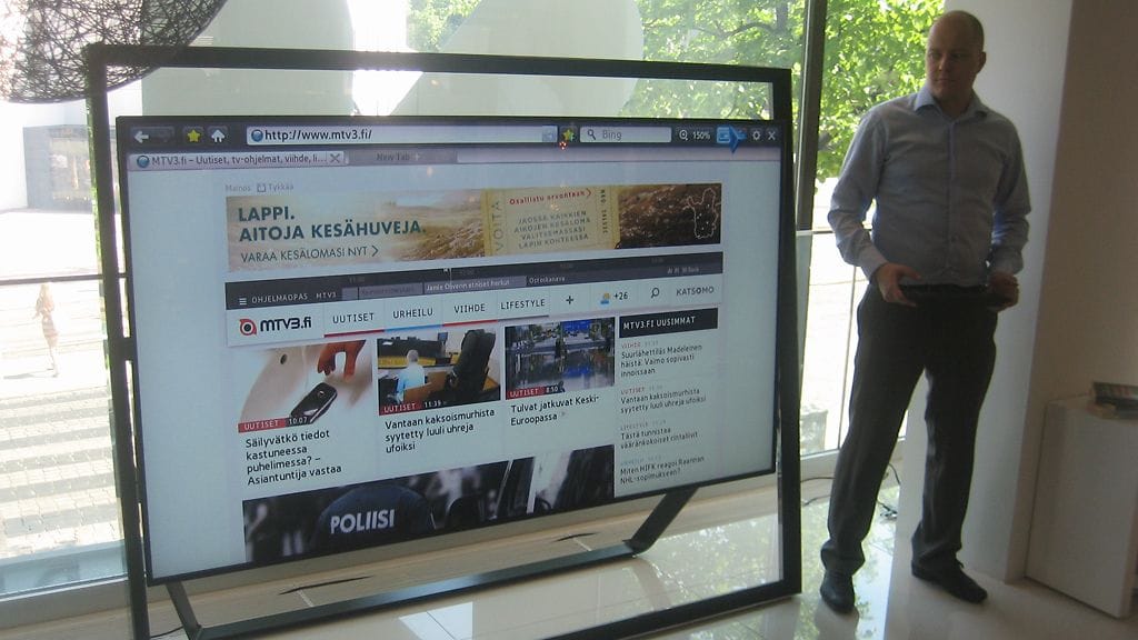 Maikkarin nettisivut näyttävät hulppeilta 85-tuumaiselta näytöltä. Nettisivujen tekstin pystyy lukemaan helposti kauempaakin ilman zoomailun tarvetta.