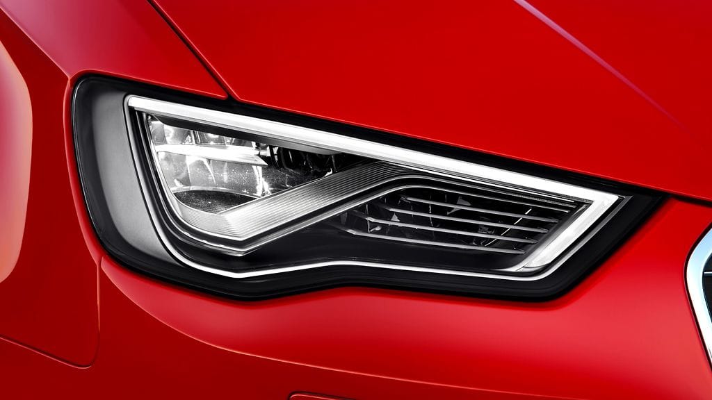 Audin led-valoteknologiaan perustuva ajovalo.