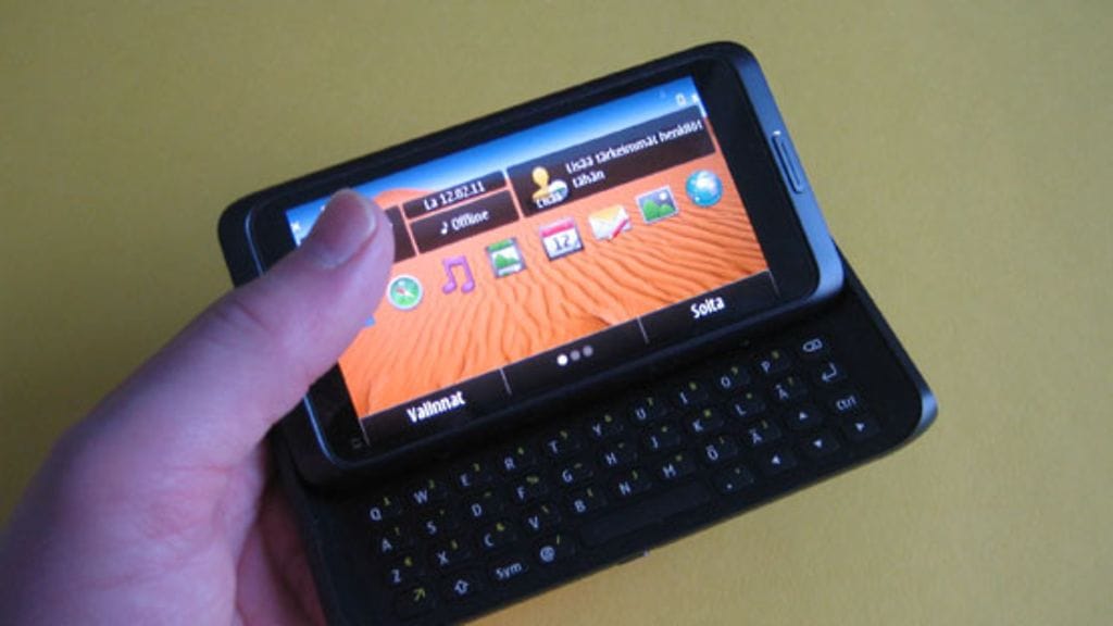 Nokia E7 näppäimistö
