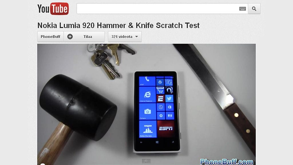 Lumia 920 rankassa testissä. Kuvakaappaus YouTubesta.