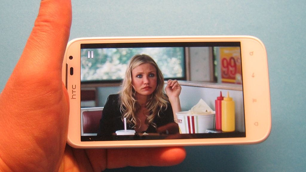 HTC Sensation XL. Kuva: Jari Heikkilä