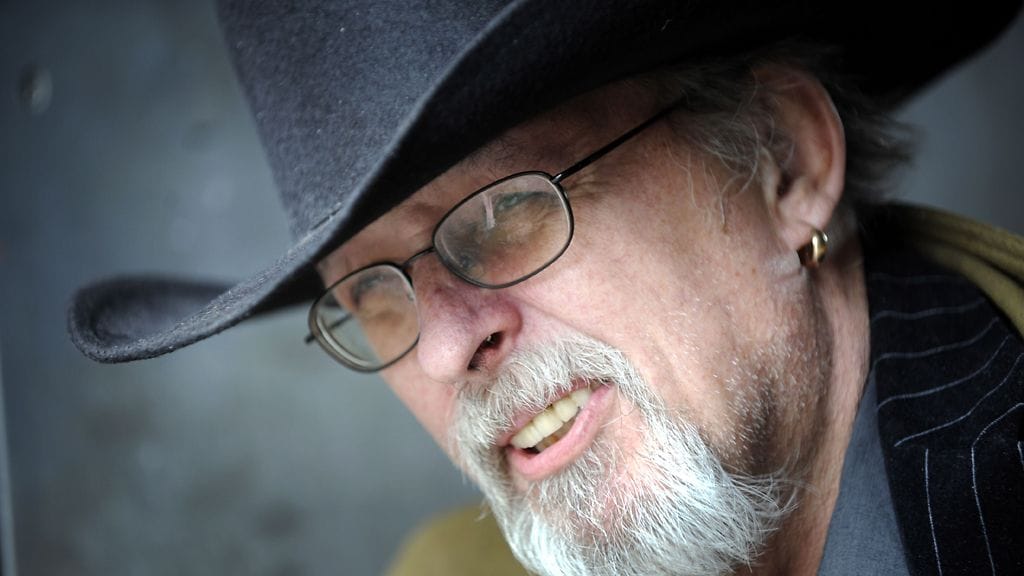 Laulaja Topi Sorsakoski Helsingissä 22. lokakuuta 2009. Sorsakoskelta oli juuri ilmestynyt uusi albumi "Itse asiassa". (Kuva: Lehtikuva)