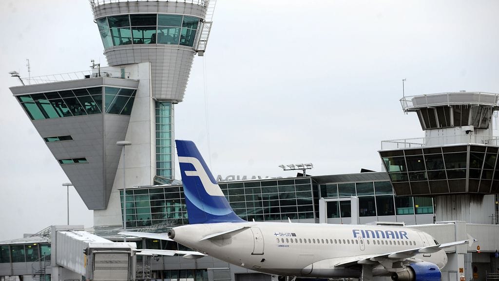 Kiista koskee maapalveluhenkilöstön työehtoja. Jos lakko toteutuisi, ongelmia seuraisi muun muassa turvatarkastuksiin sekä matkustaja- ja aulapalveluihin perjantai-iltapäivästä alkaen.