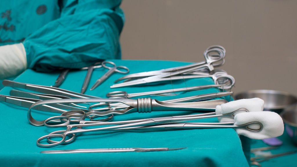 Valvira tutkii Tampereella yksityisellä lääkäriasemalla tapahtunutta vakavaa leikkauskomplikaatiota. Kuvituskuva.