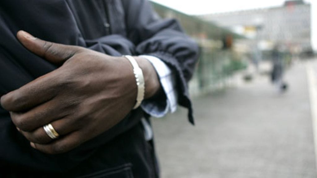 Ylivieskan afrikkalaisyhteisö pelkää turvallisuutensa puolesta. Pelon taustalla on perätön raiskausväite. Kuvituskuva.